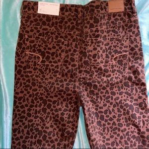 American Eagle Leopard jegging